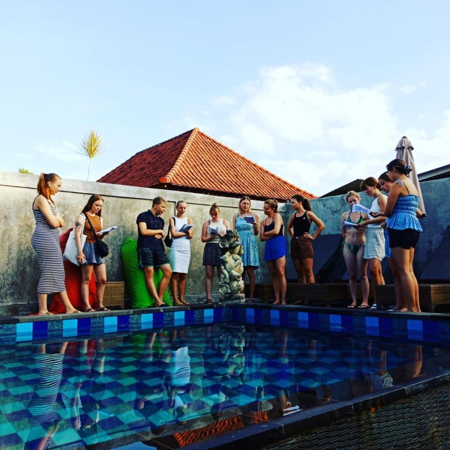 Devadav Hostel Lembongan Exterior photo