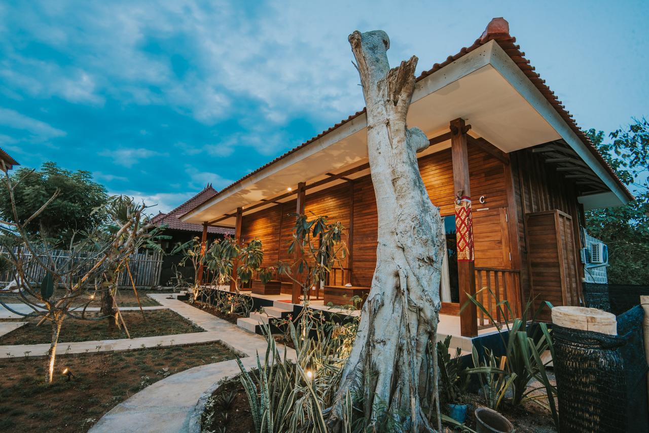 Devadav Hostel Lembongan Exterior photo