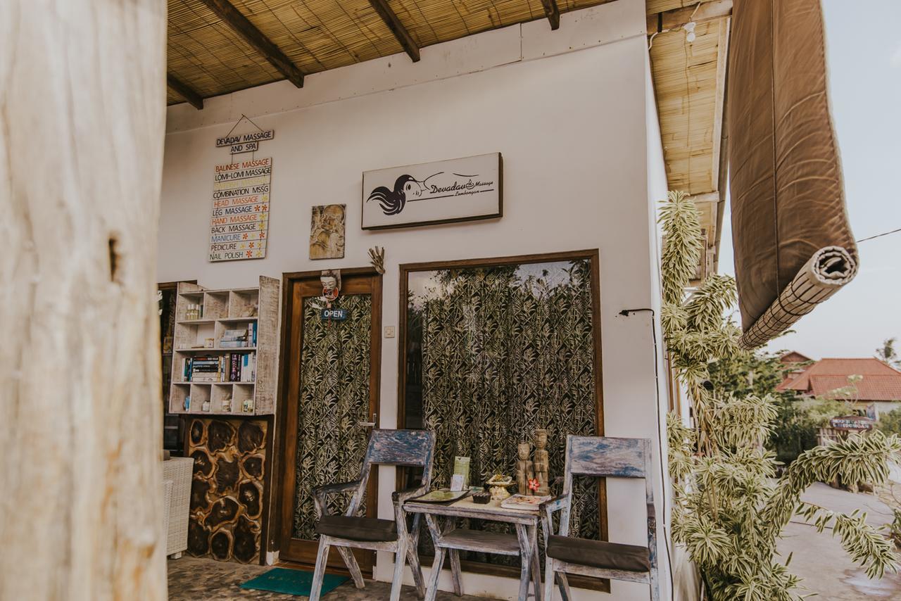 Devadav Hostel Lembongan Exterior photo